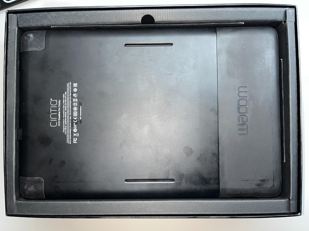 液タブ・ペンタブ Wacom CINTIQ 13HD Creative Pen Display