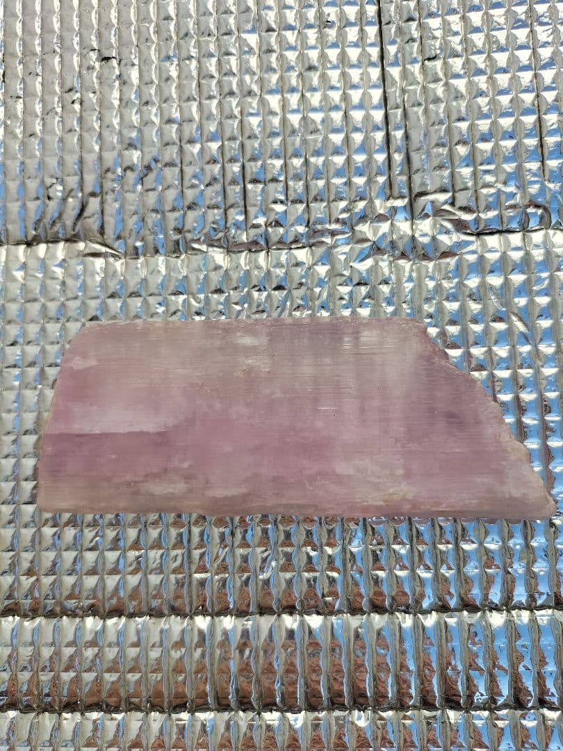 クンツァイト　原石