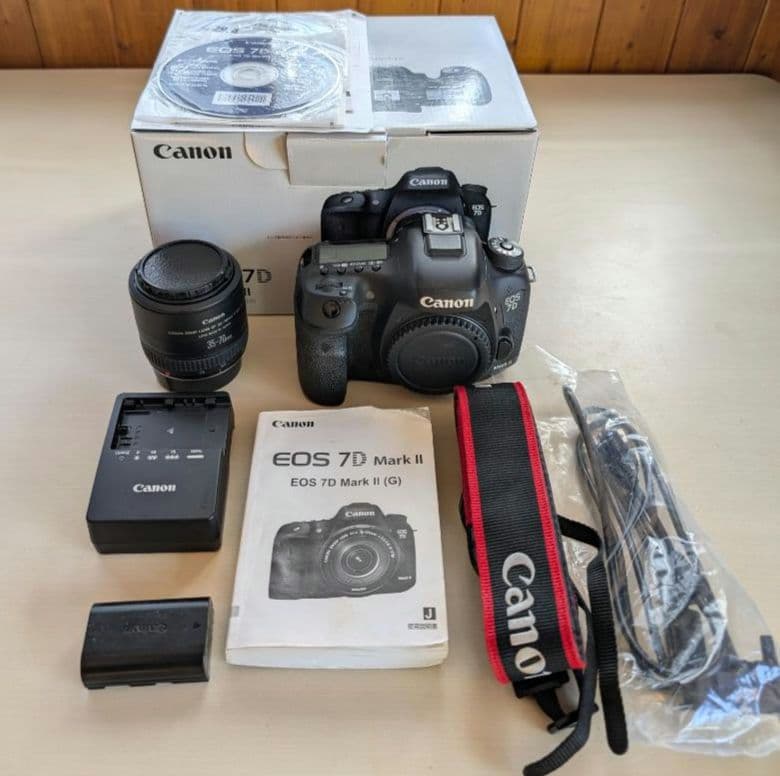 Canon EOS 7D Mark II とレンズ(35-70)