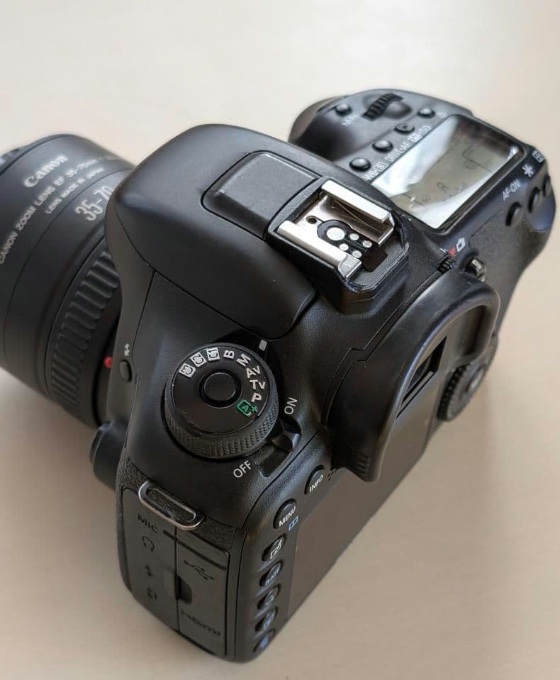 Canon EOS 7D Mark II とレンズ(35-70)