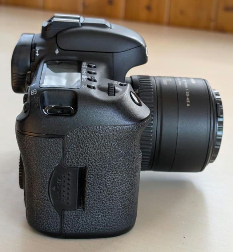 Canon EOS 7D Mark II とレンズ(35-70)