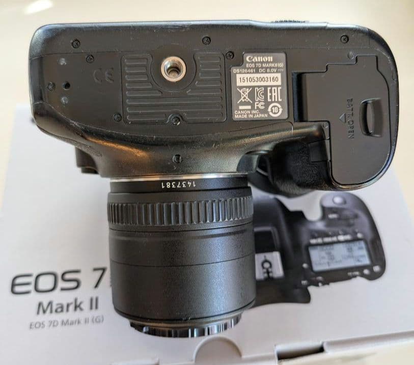 Canon EOS 7D Mark II とレンズ(35-70)