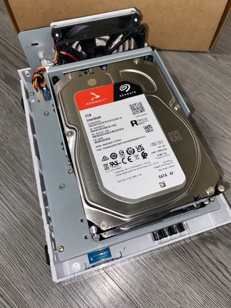 synology nas DS223j + 2TB HDD × 2