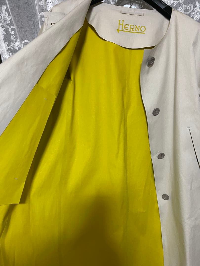 高級ブランド　ヘルノ　春夏コート