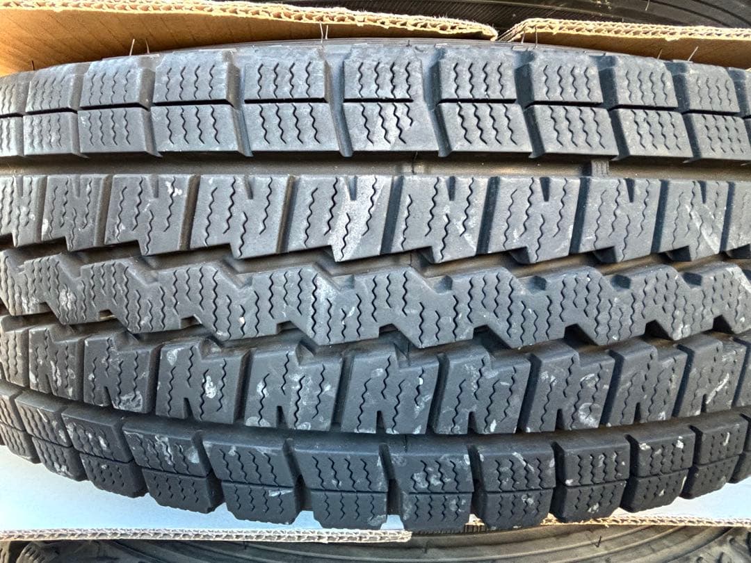 K*I様 ハイエース　スタッドレスホイールセット　4本