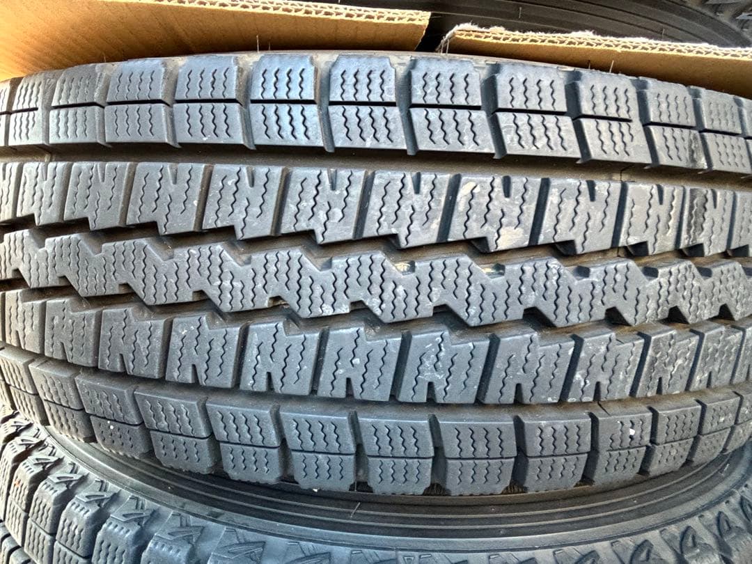 K*I様 ハイエース　スタッドレスホイールセット　4本