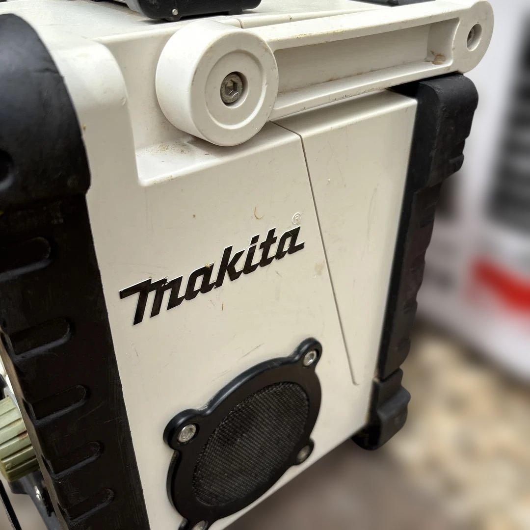 Makita MR103B 現場ラジオ