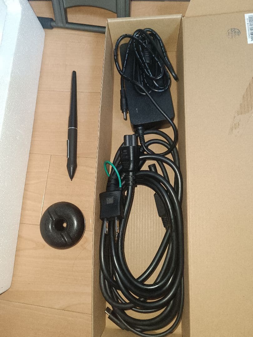 HUION KAMVAS 22 Plus 液タブ