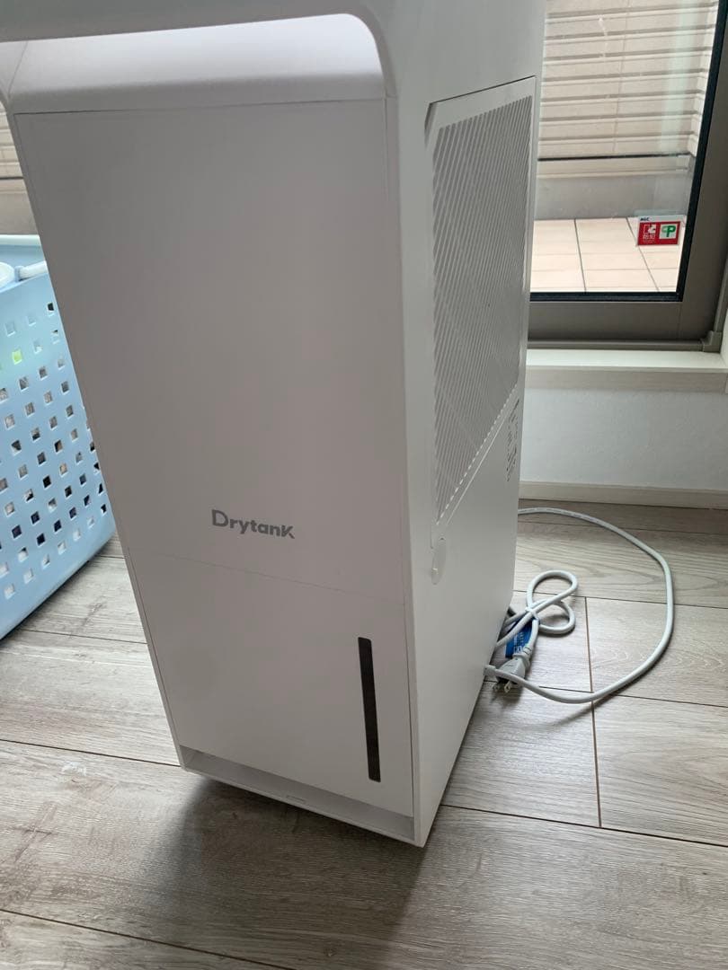 H*Y様 ほぼ新品Yurioo 除湿機コンプレッサー式30L/日 DryTank
