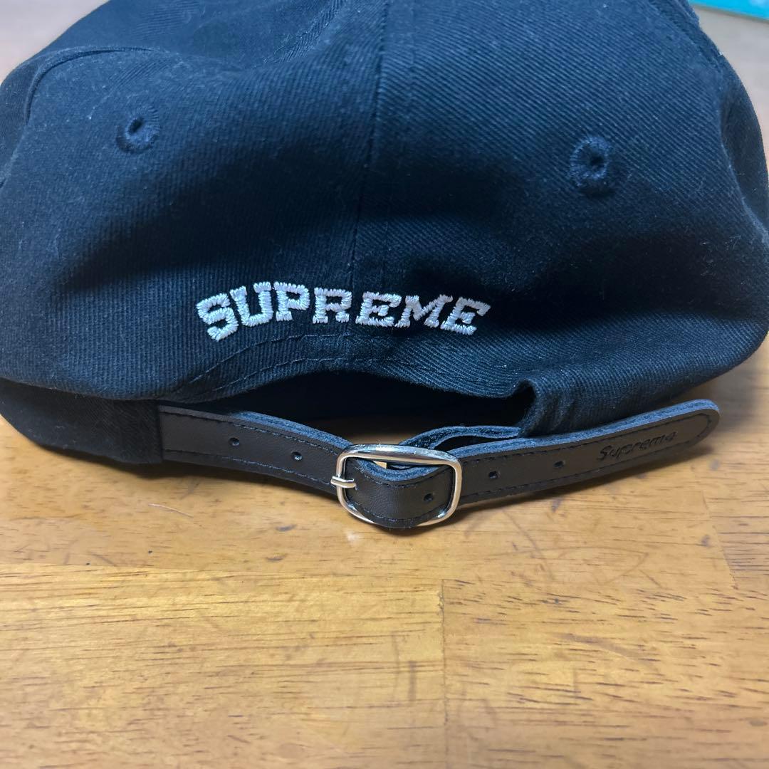 SUPREME ブラック キャップ Sの刺繍