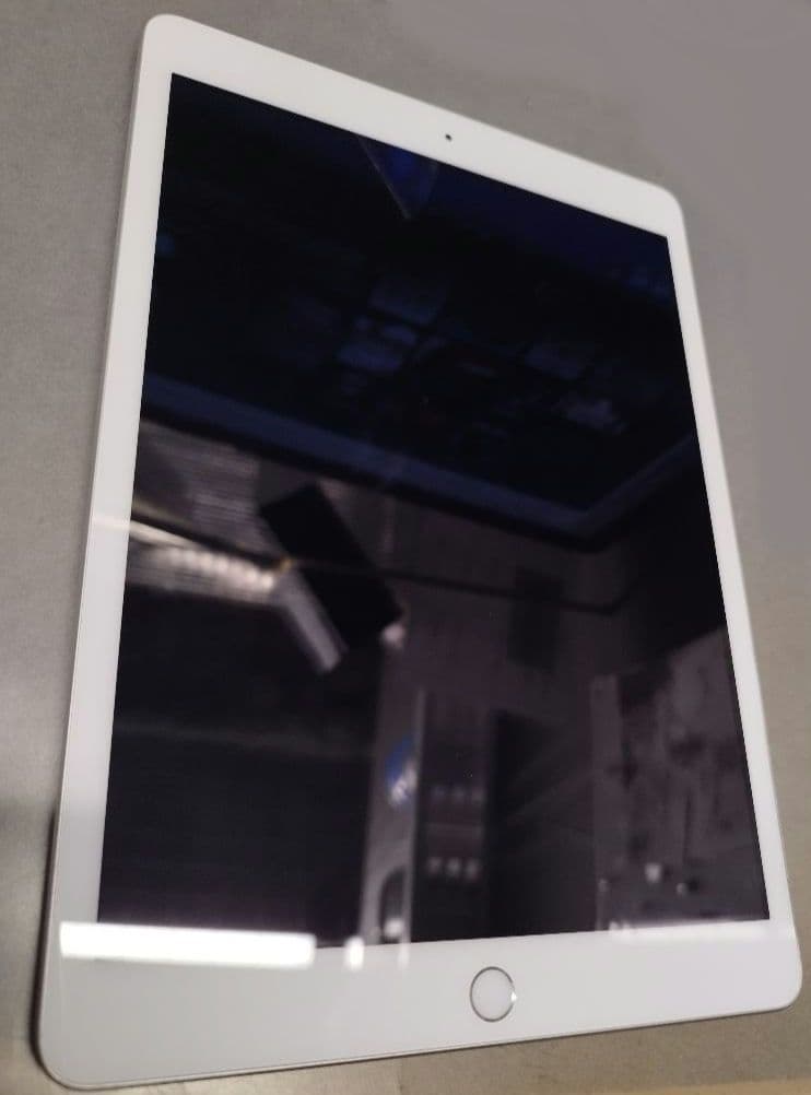 iPad（第7世代／2019 年）10.2インチ　 128GB ジャンク