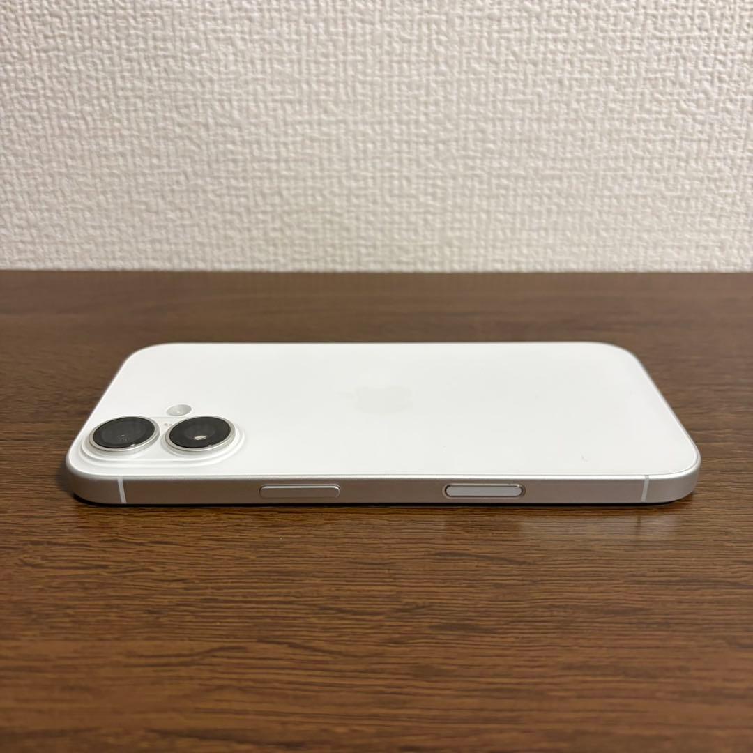 iPhone16 256GBバッテリー100%美品　7ヶ月のみ使用
