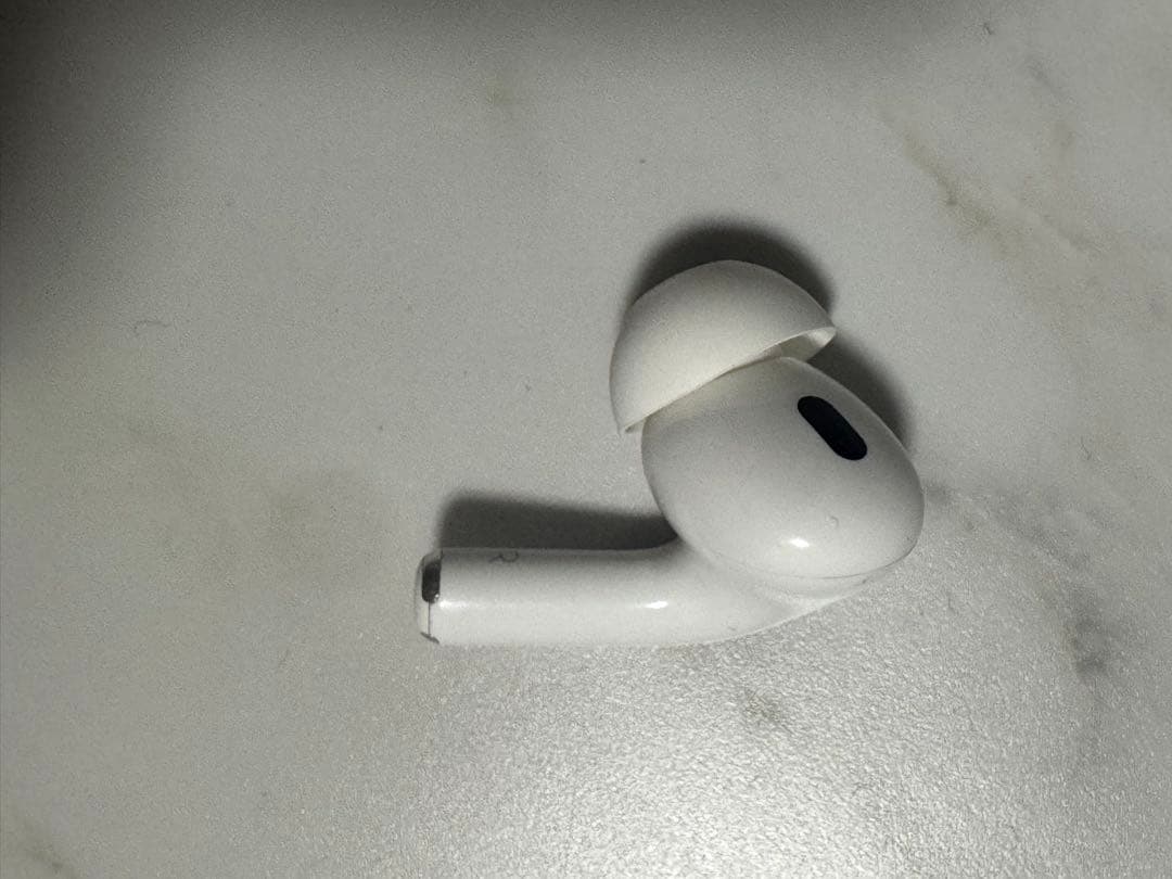 AirPods pro 第二世代　本体 ホワイト 充電ケース付き
