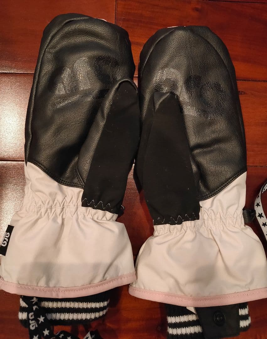 【エーアールジー　スノーボードウェア　レディースM　上下＋グローブ 3点セット】