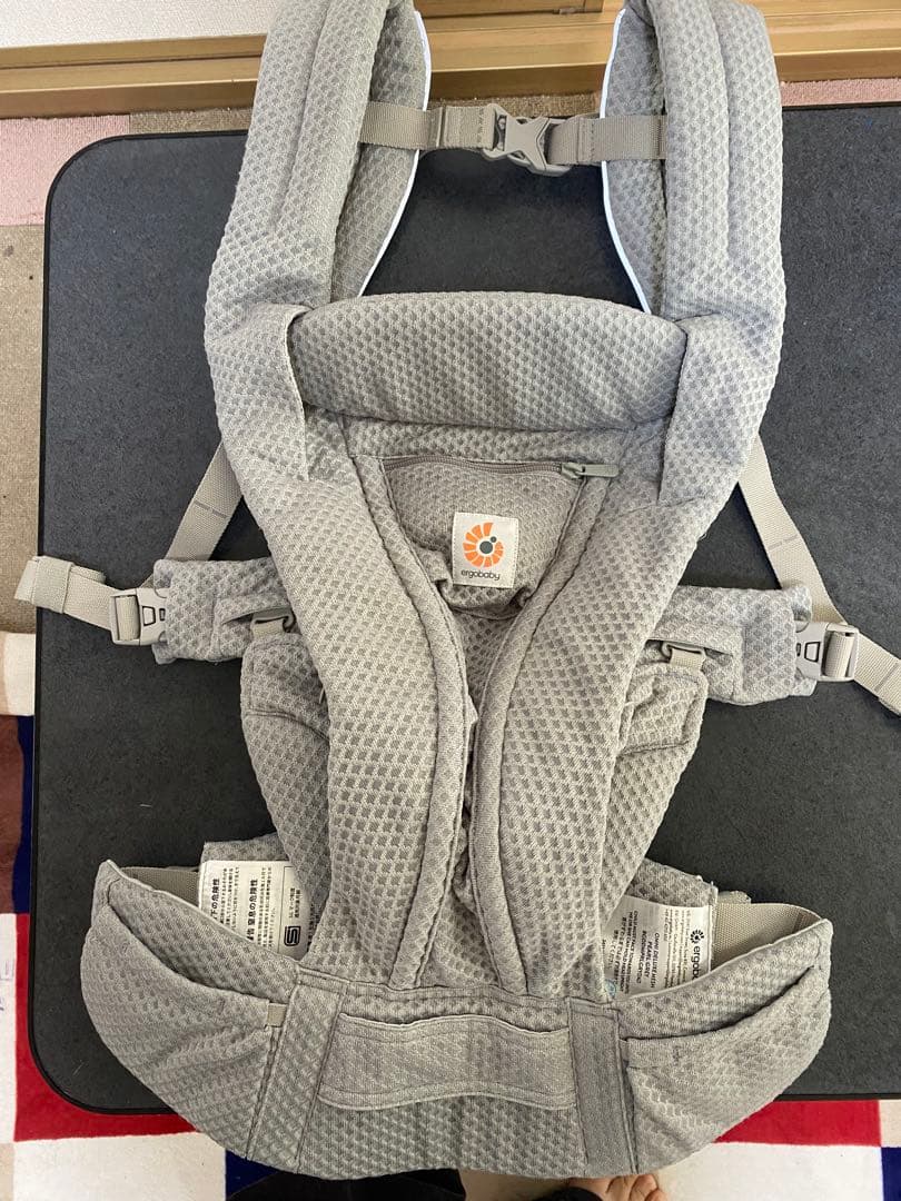 エルゴベビーオムニデラックス　メッシュ抱っこ紐 グレー