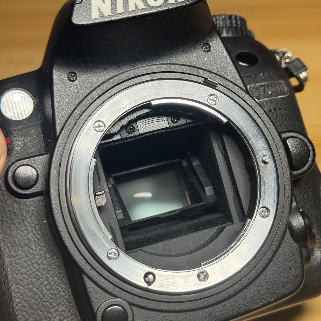 Nikon D7000 デジタル一眼レフ　バッテリーつき