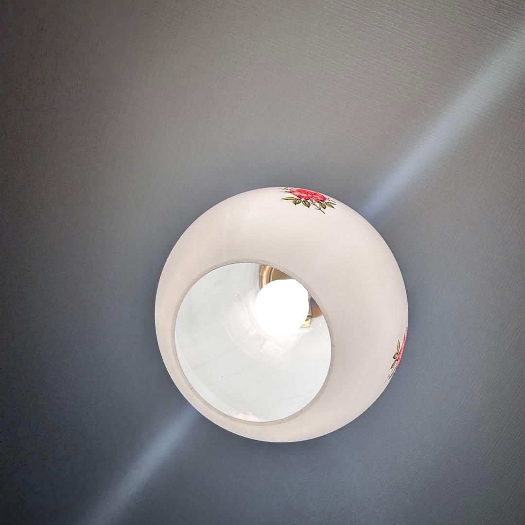 【昭和レトロ】白いガラス製花柄シーリングライト