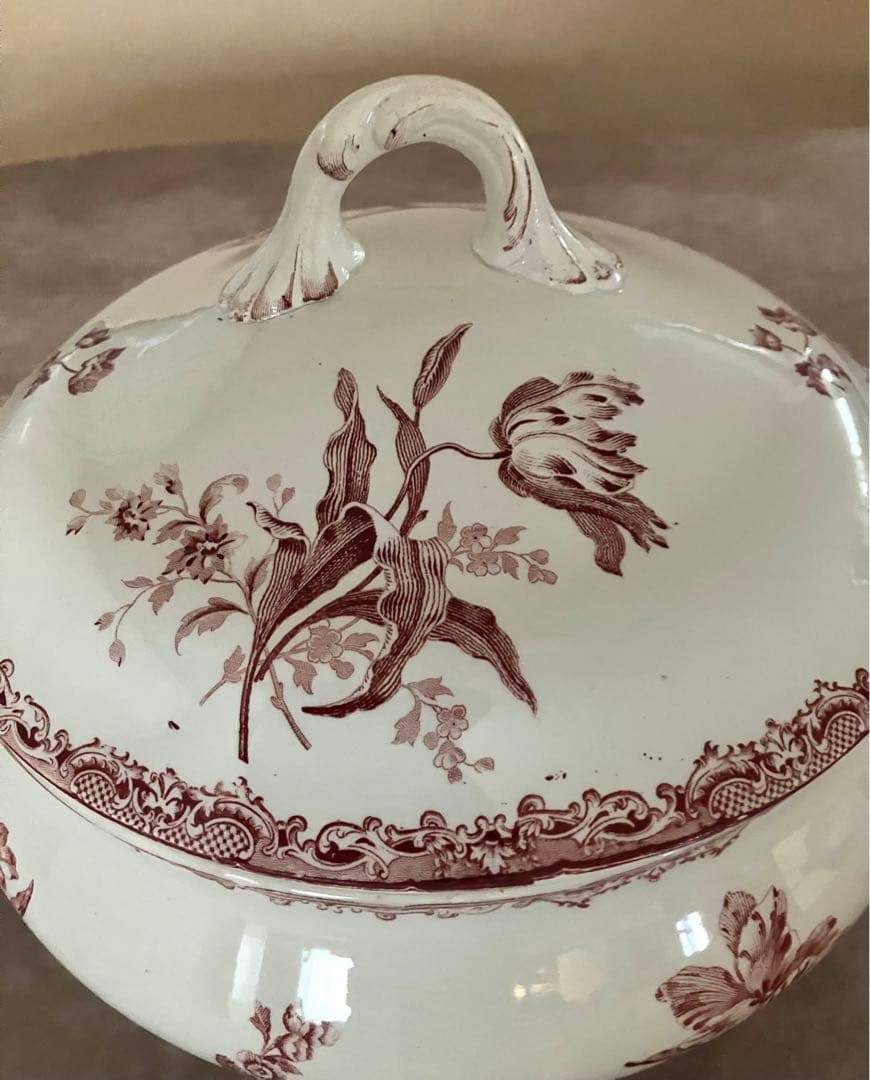 フランスアンティーク・サルグミンヌ フォンタンジュ・スーピエール1点