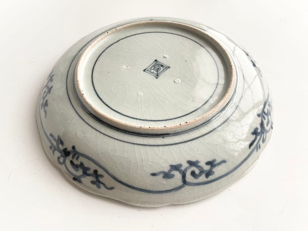 骨董　アンティーク　古伊万里　染付窓絵　花文様　輪花縁　七寸皿　渦福
