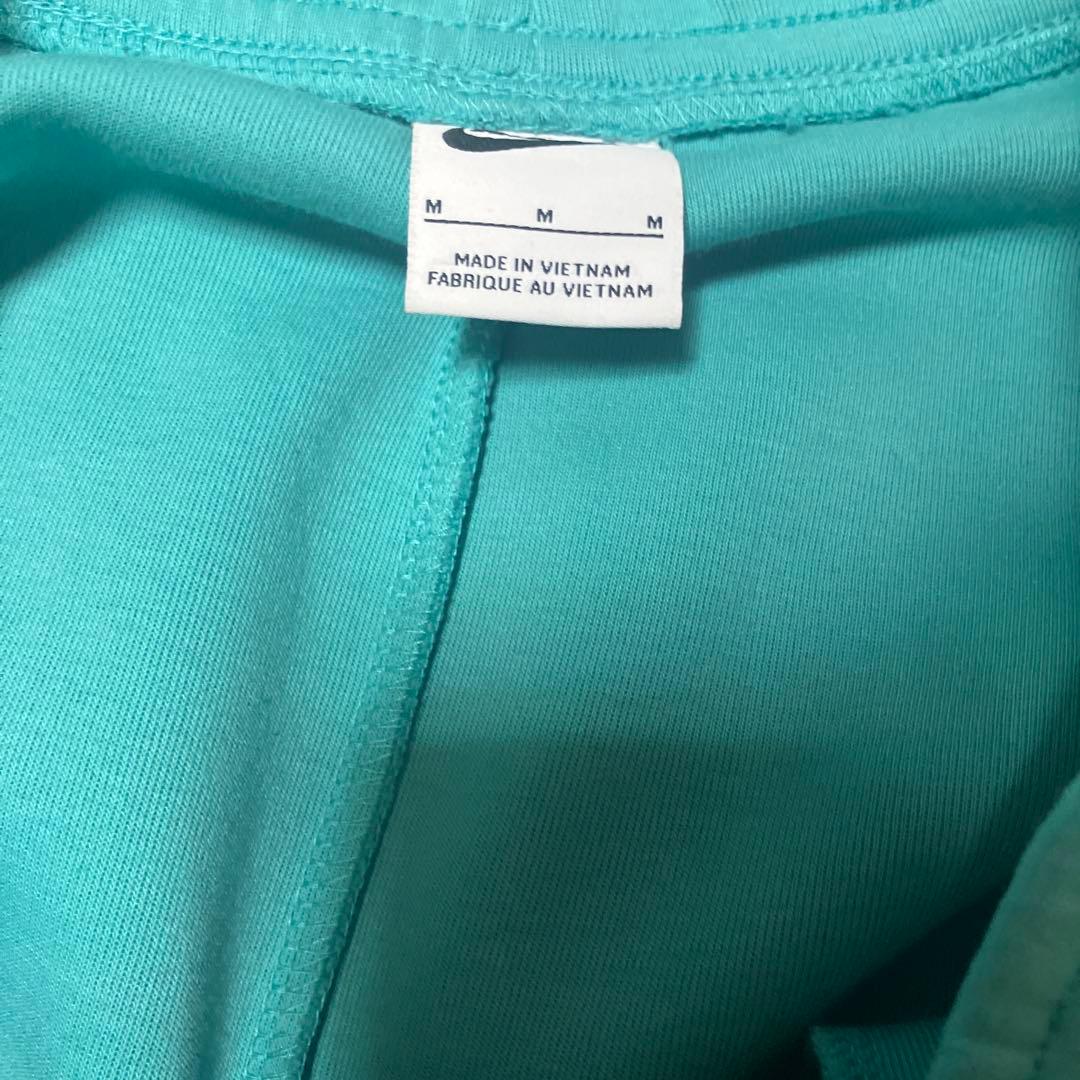 NIKEテックフリースティファニーブルー