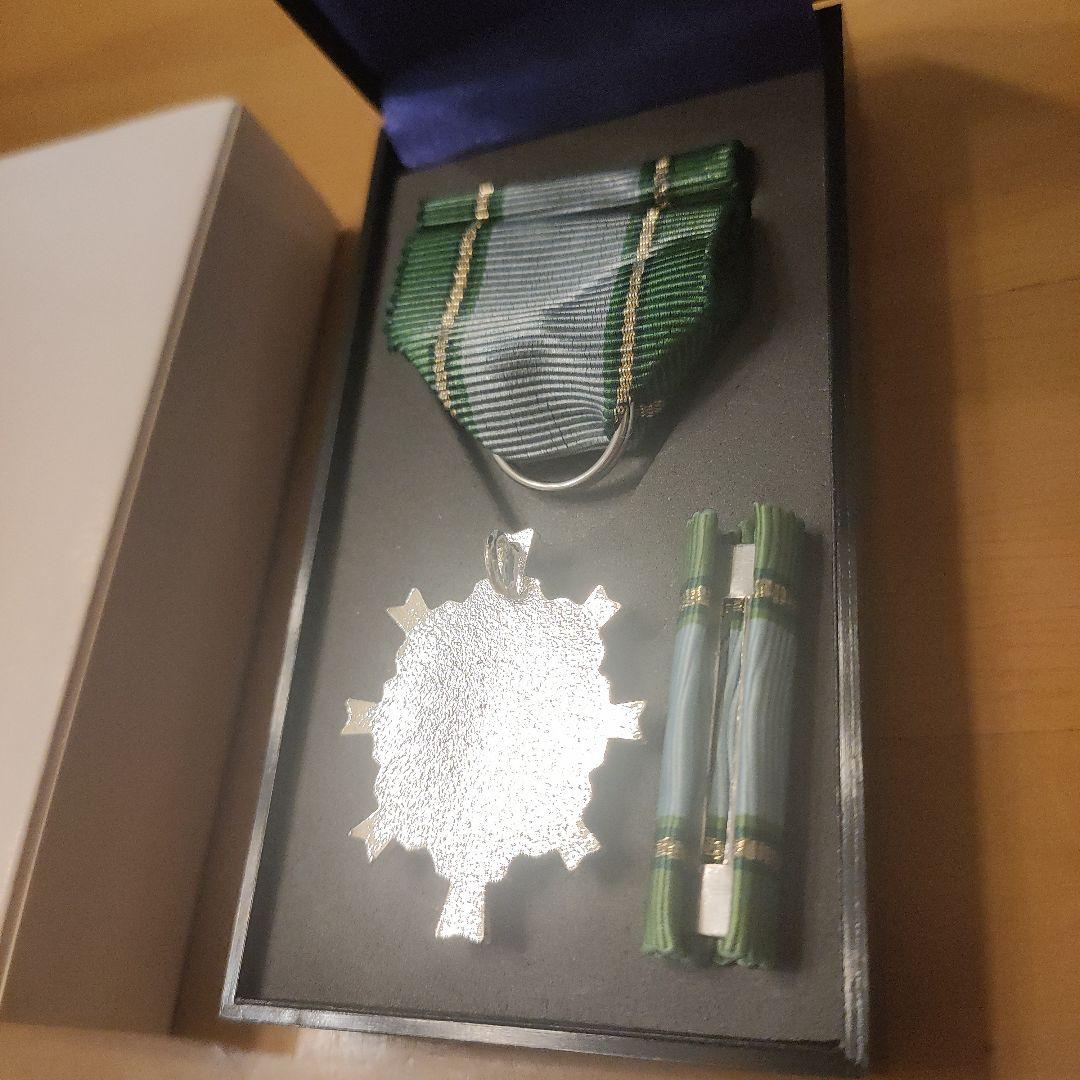 【激レア 極美品】第四級 防衛功労章 第10号賞詞 防衛記念章 現行タイプ 勲章