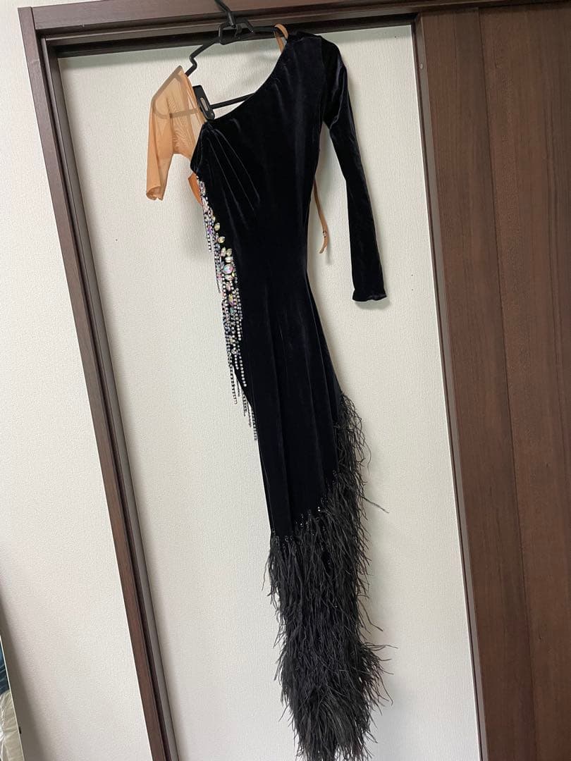 社交ダンス　ナディアドレス 黒 ベルベット