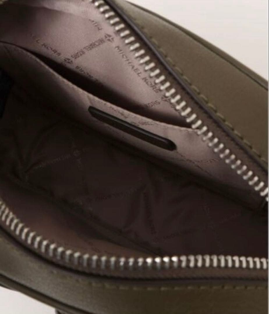 マイケルコースJET SET ITEM MD PKTクロスボディショルダーバッグ