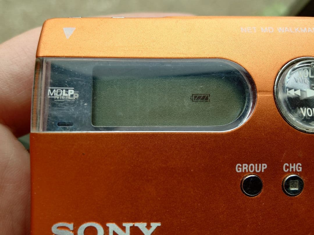 SONY MDウォークマン オレンジ　MZ-N910