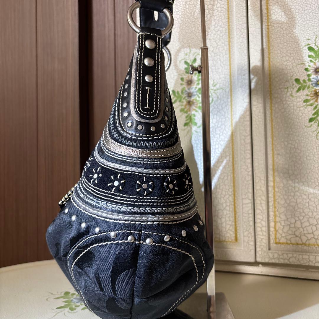 COACH ホーボー ワンショルダースタッズ バッグ 黒