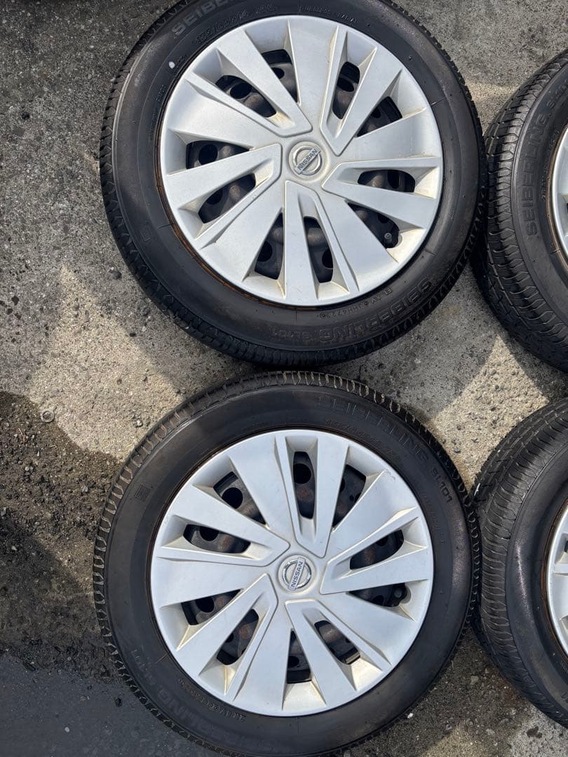 【送料無料】14インチ4本　ブリヂストンタイヤ　2023年製 日産ホイルキャップ