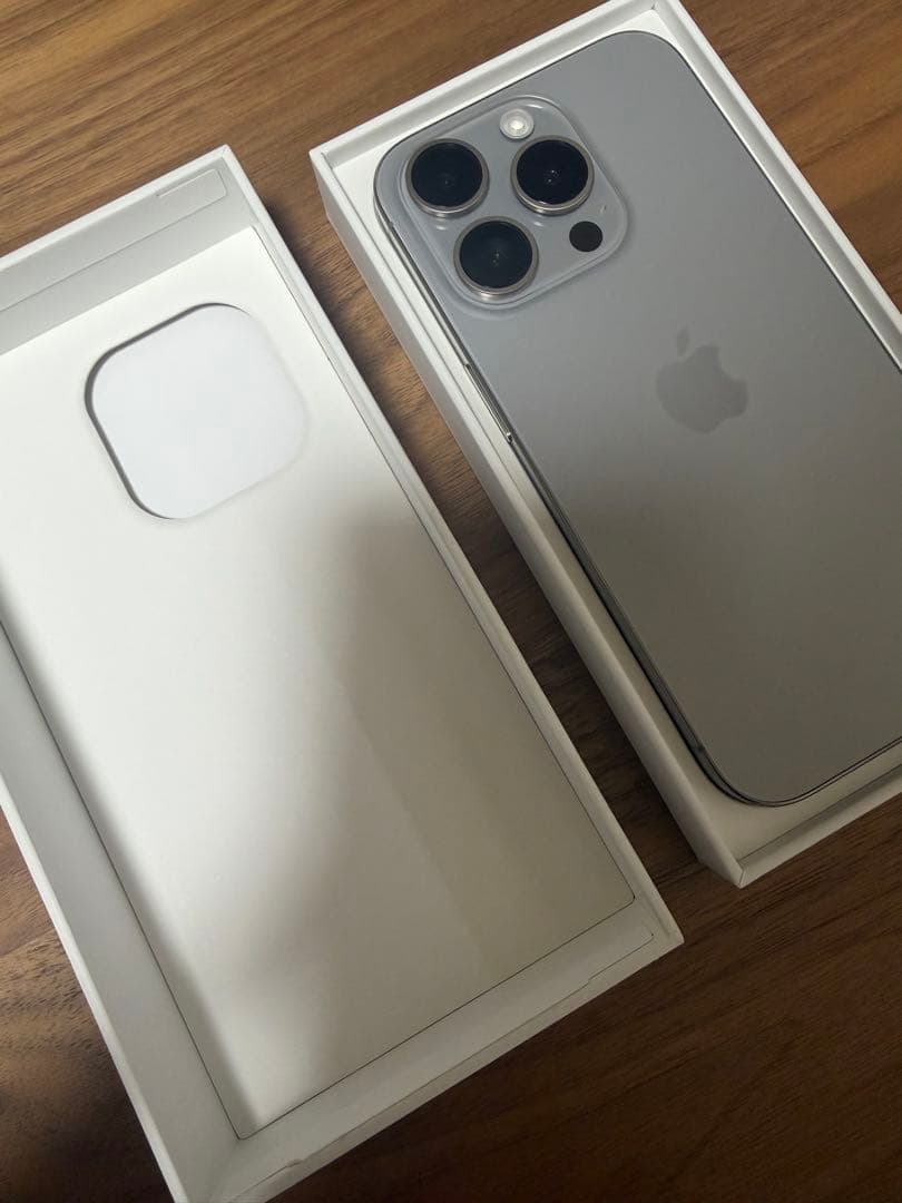 iPhone 15 pro 128GB ナチュラルチタニウム