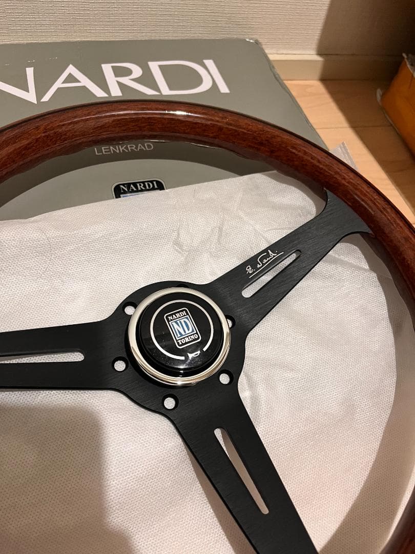 NARDI　ステアリング ウッド調/黒色線/黒色　350mm 35パイ