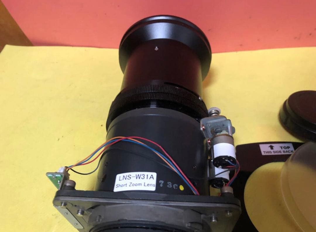 SANYO LP-XP200L xp56等用短焦点ズームレンズ　LNS-W31A
