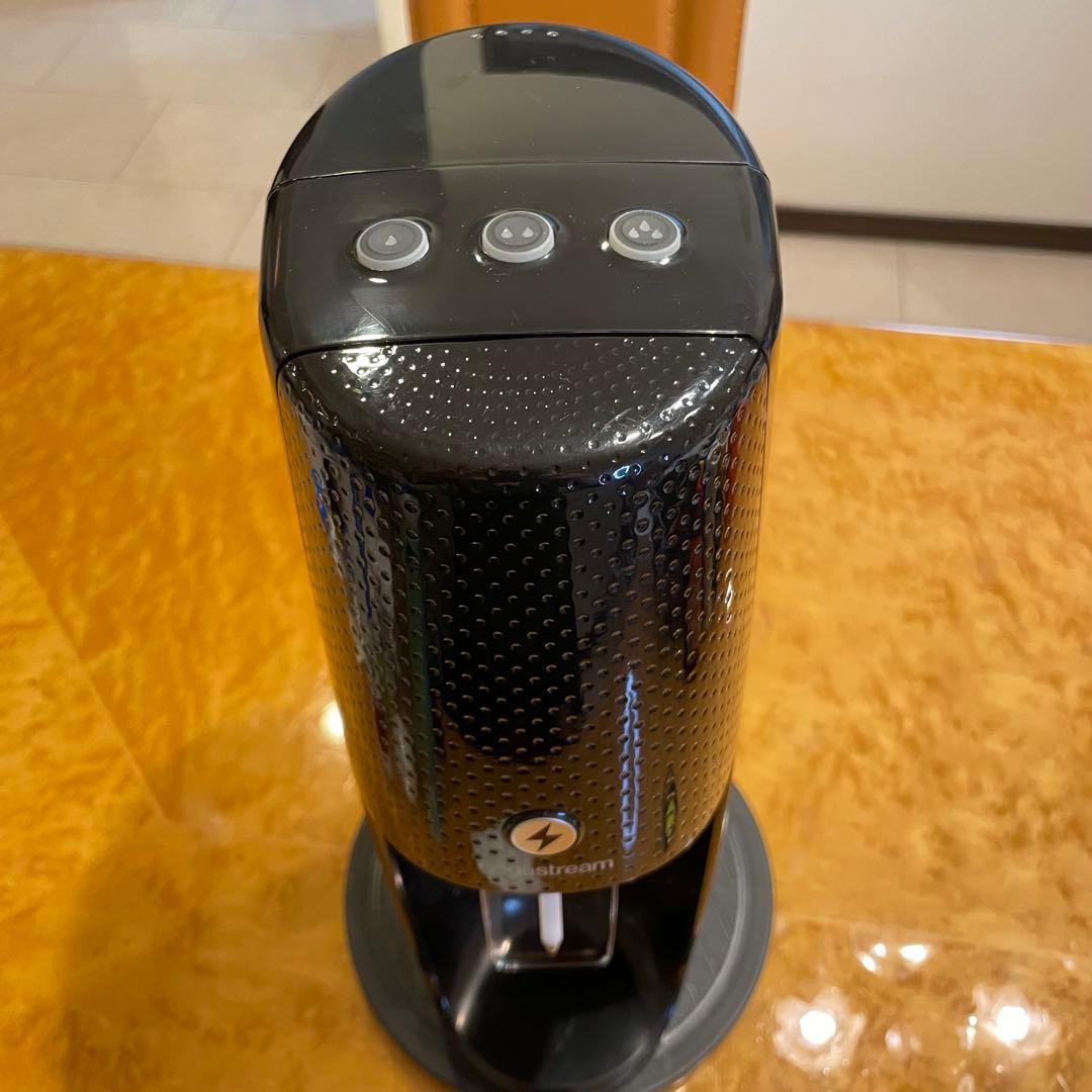 Sodastream One Touch 満タンガスシリンダー2本、ボトル2本