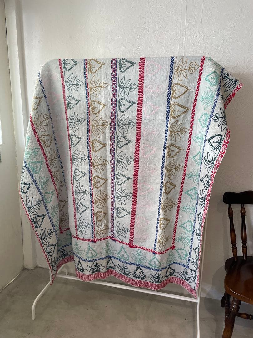 ※限定saleꕥ未使用ꕥヴィンテージラリーキルト 花刺繍カンタキルトマルチカバー