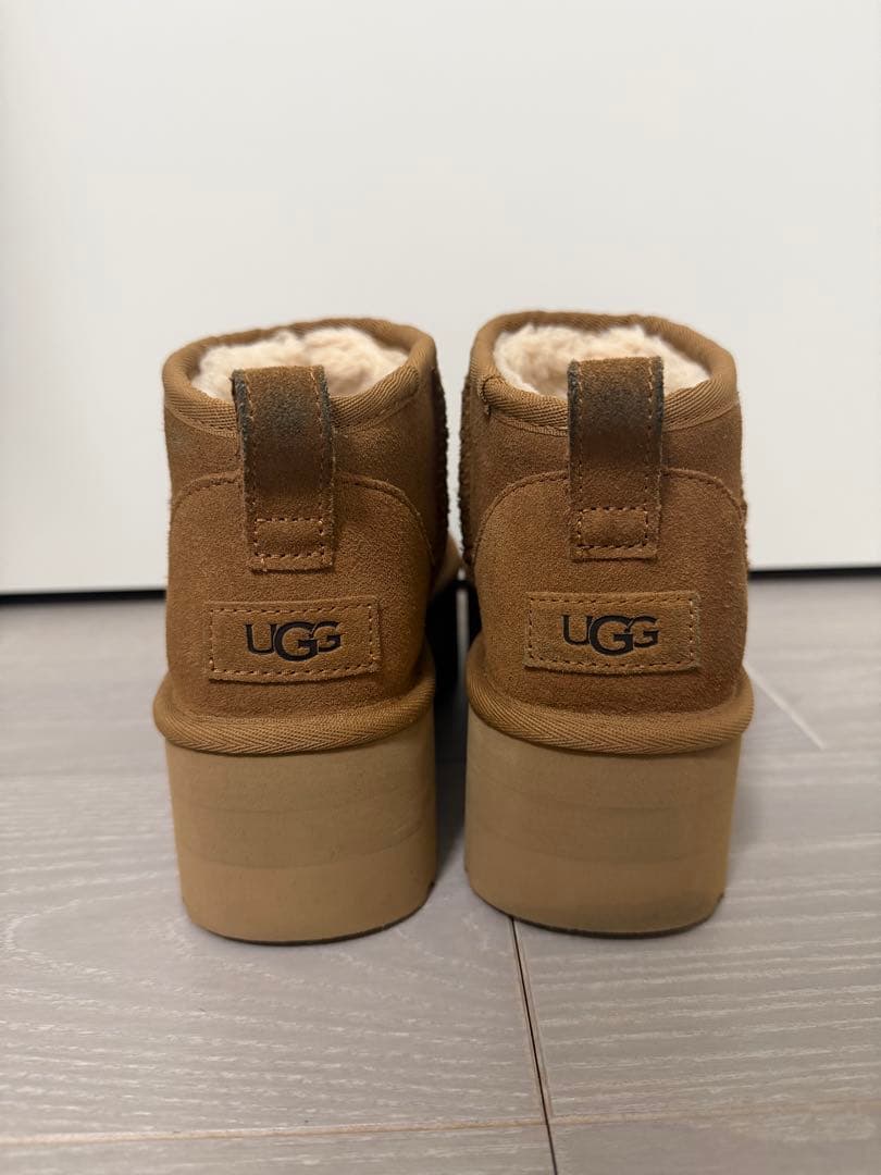 UGG アグ　クラッシックウルトラミニ ムートンブーツ　ショート　ブラウン　厚底