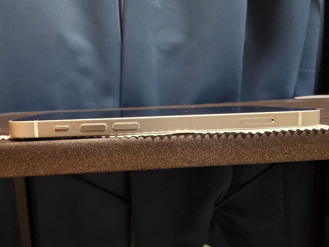 iPhone 12 ホワイト 64GB+充電器付き