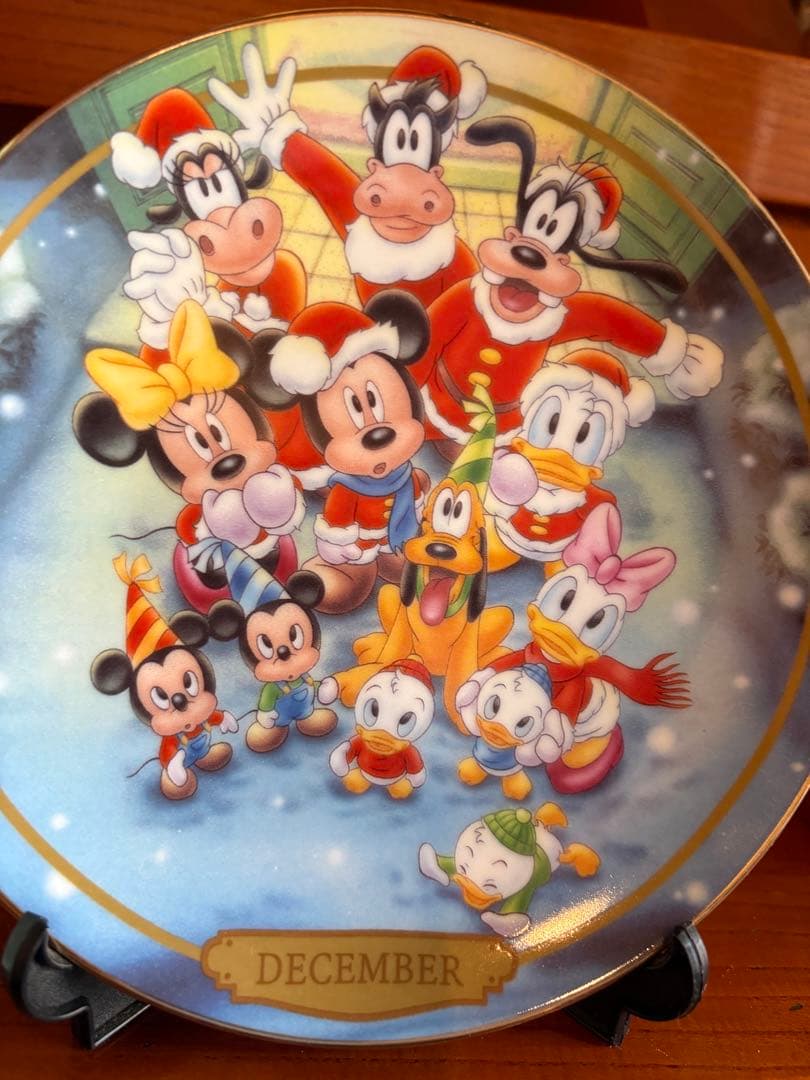 ディズニーマンスリープレート　皿　飾り皿　装飾