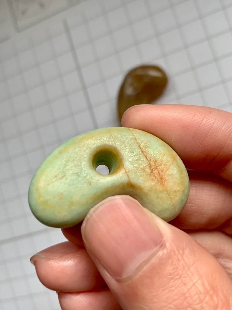 古墳期　めのう勾玉　翡翠勾玉　瑪瑙　出土　縄文　弥生　石器　土器　化石　根付