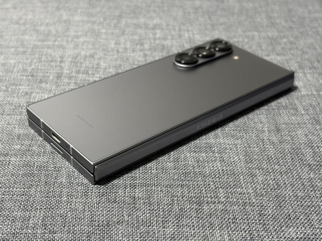 Galaxy Z Fold 6 国内版SIMフリー (純正ケース付き)