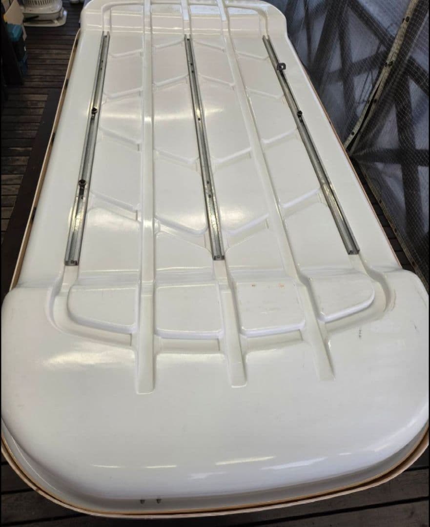 TERZO ホワイト ルーフボックス(鍵なし)