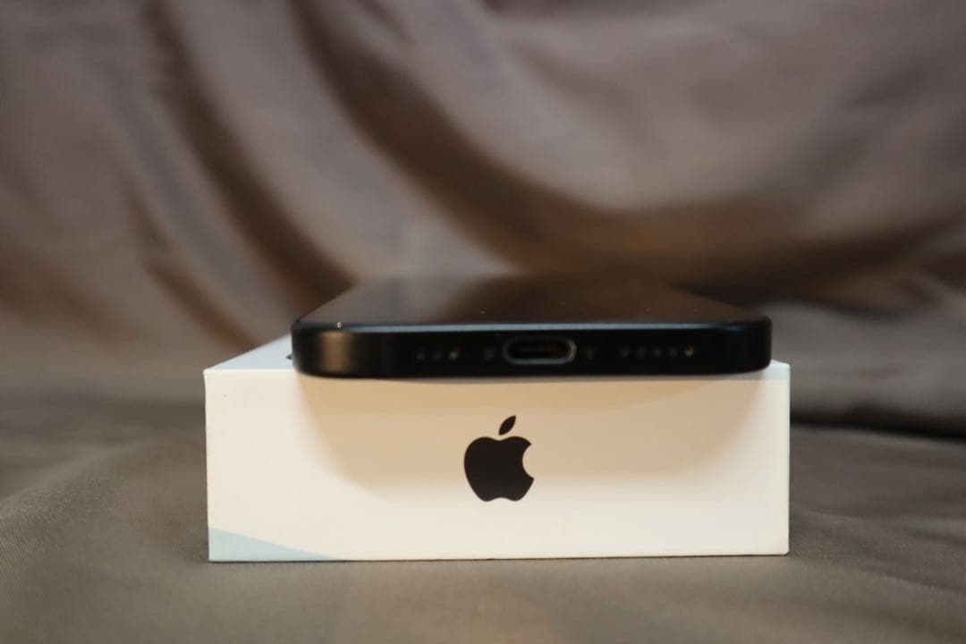 iPhone15 128GB ブラック SIMフリー 美品 バッテリー88%