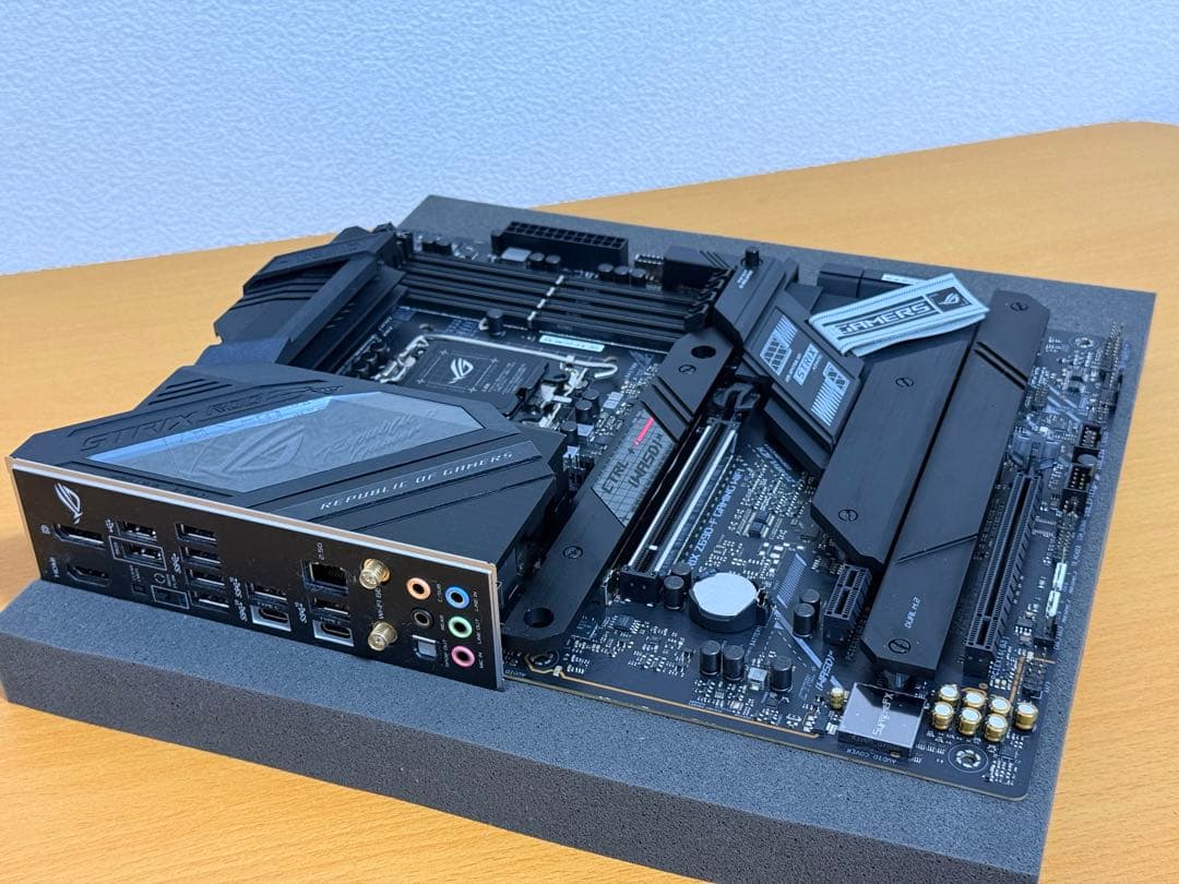 ROG STRIX Z690-F GAMING WIFI マザーボード