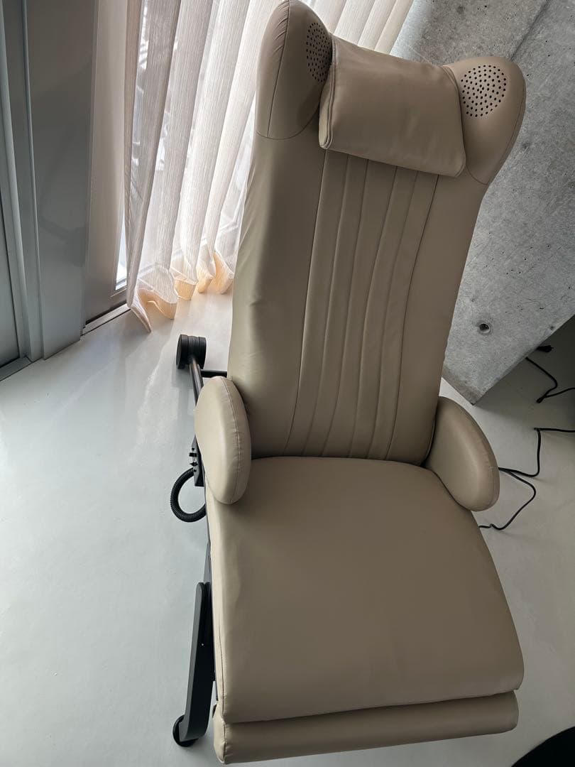 定価25万/未使用品/リビングテクノロジー/体感音響装置内蔵ソファ