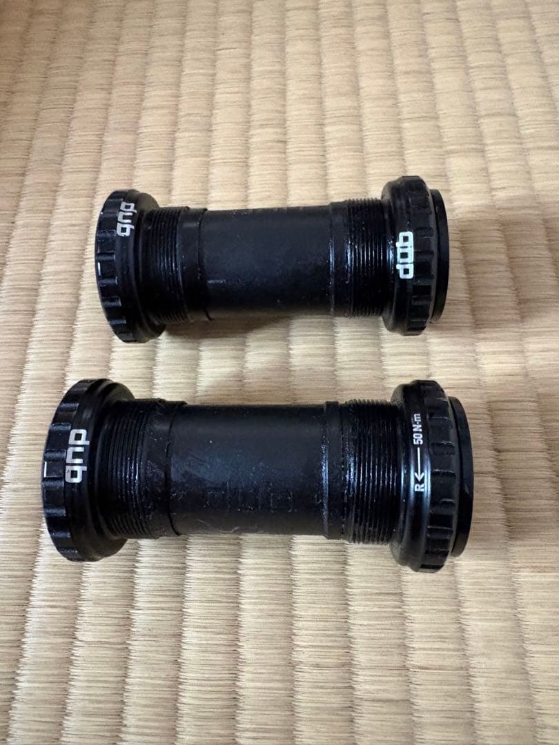 DUB ボトムブラケット 68/73mm ブラック