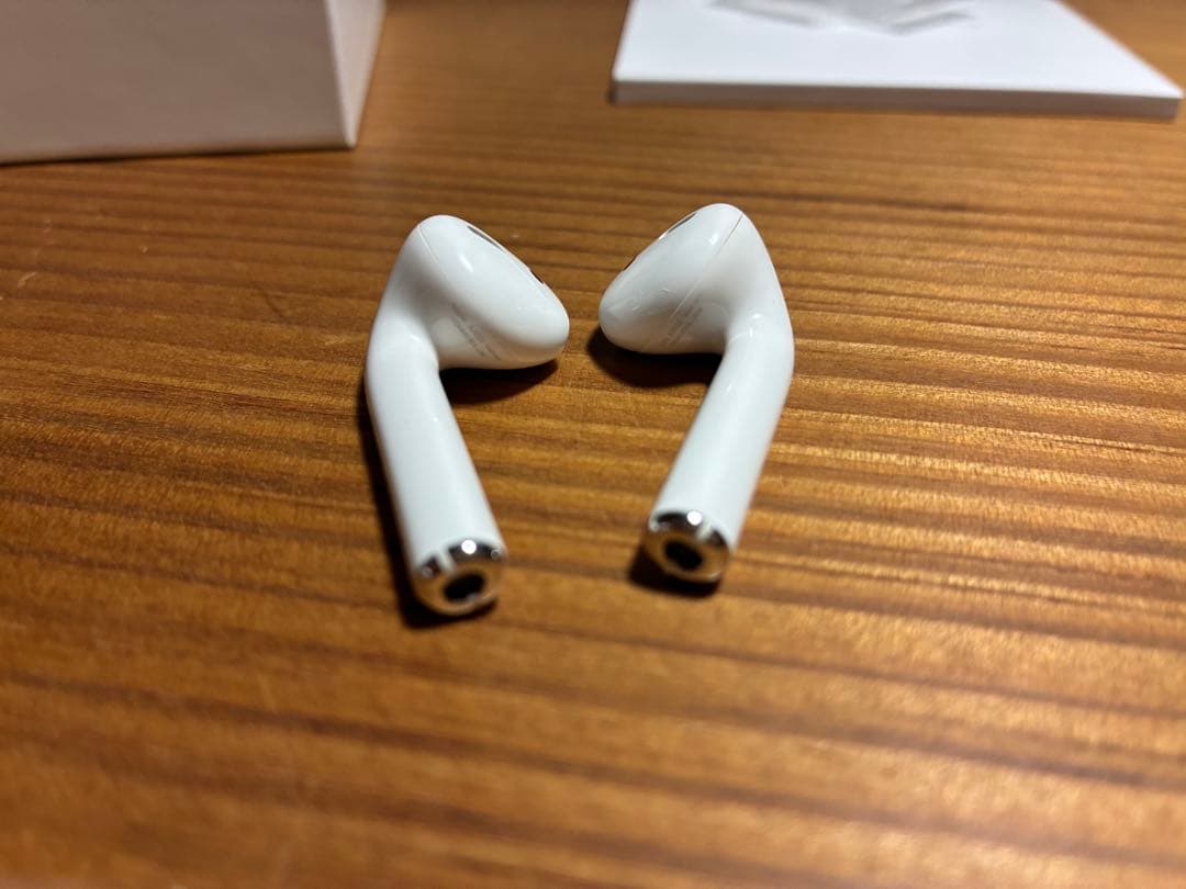 Apple AirPods 第2世代 lightning 充電ケース