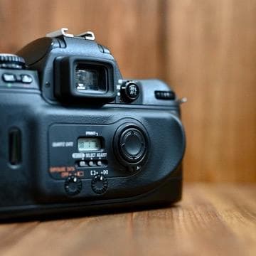 【超美品】フィルムカメラの完成型。Nikon F80S＋標準レンズ+付属品