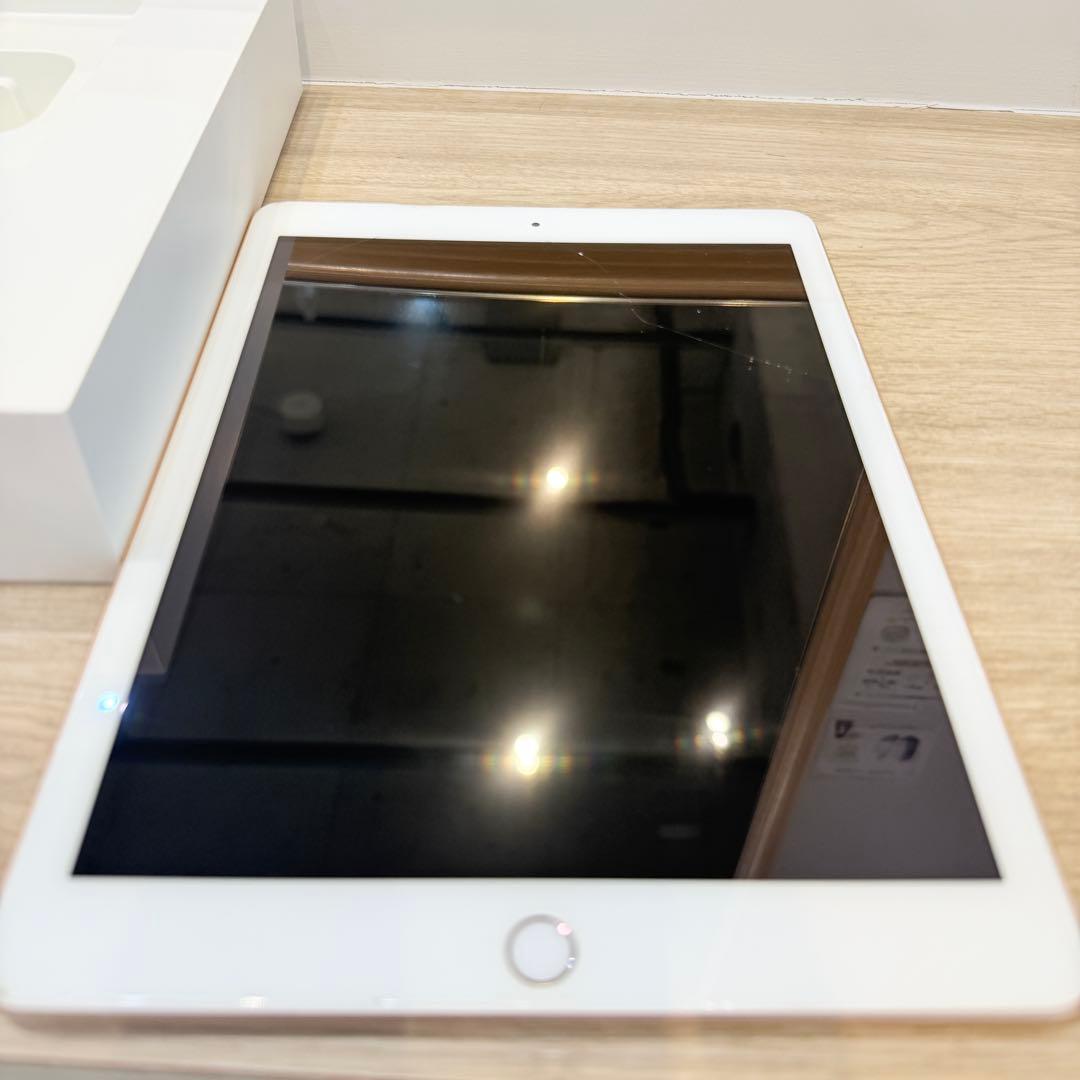 iPad 第6世代 ゴールド Wi-Fiモデル 32GB 3
