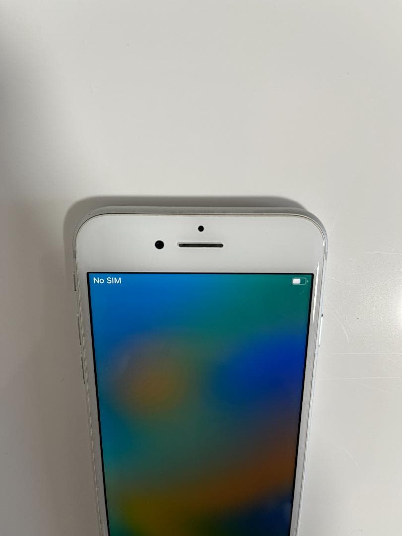 iPhone 8 64GB SIMフリー 動作確認済み（SIM部分に破損あり）