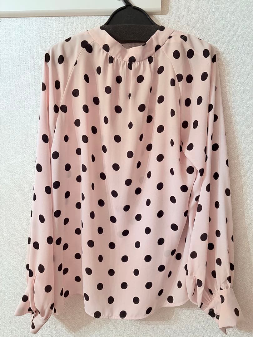 ピンキーアンドダイアン ドットプリントギャザーブラウス 38